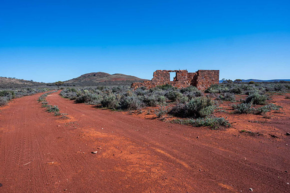 Pondanna ruins, enroute to Hiltaba